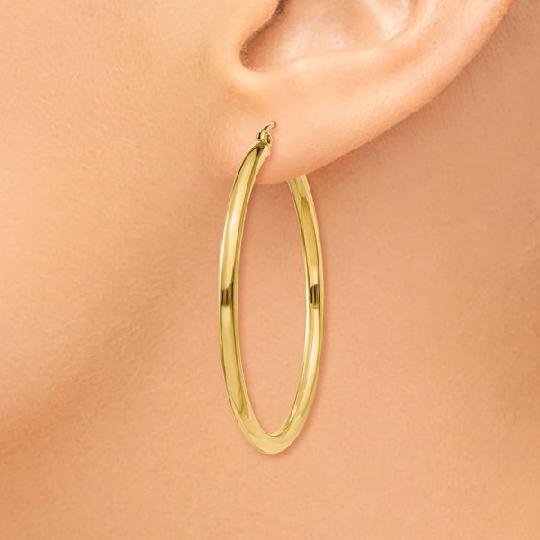 Leslie's 14k Polished 2.5mm Lightweight Tube Hoop Earrings Image 3 Glatz Jewelry Aliquippa, PA