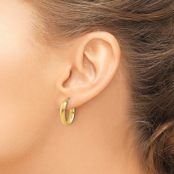 Leslie's 14K Polished and Textured Oval Hoop Earrings Image 3 Jewelry Design Studio Jensen Beach, FL