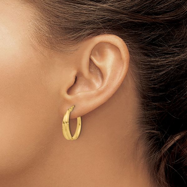 Leslie's 14K Polished Grooved Round Hoop Earrings Image 3 Selman's Jewelers-Gemologist McComb, MS