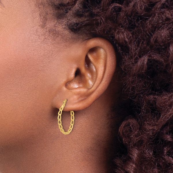 Leslie's 14K Polished Curb Link Design Hoop Earrings Image 3 Chandlee Jewelers Athens, GA