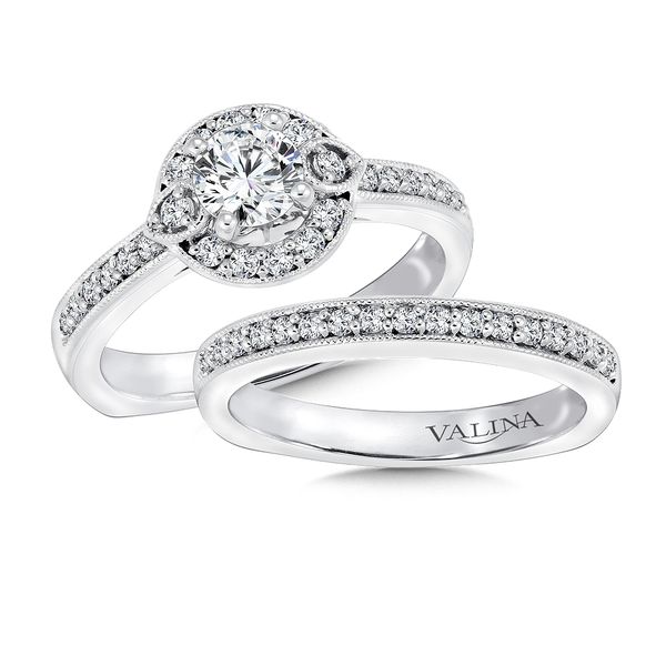 Round Halo Diamond Engagement Ring Image 4 Biondi Diamond Jewelers Aurora, CO