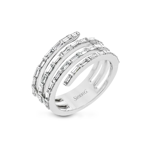 18k White Gold Diamond Fashion Ring