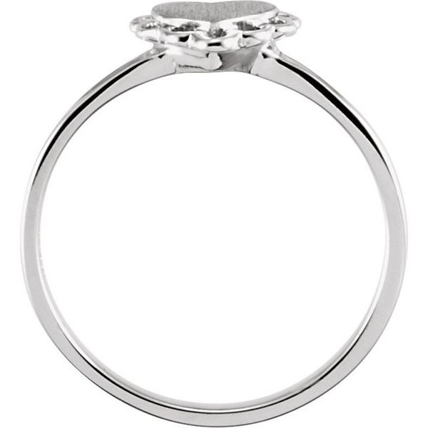 Scalloped Heart Signet Ring Image 2 Leslie E. Sandler Fine Jewelry and Gemstones rockville , MD