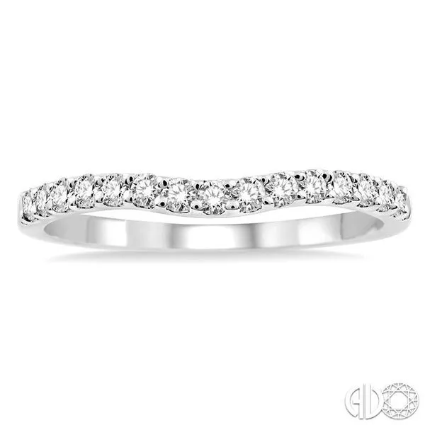 1/4 Ctw Round Cut Diamond Wedding Band in Platinum