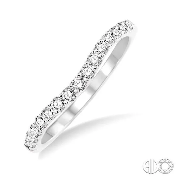 1/4 Ctw Round Cut Diamond Wedding Band in Platinum