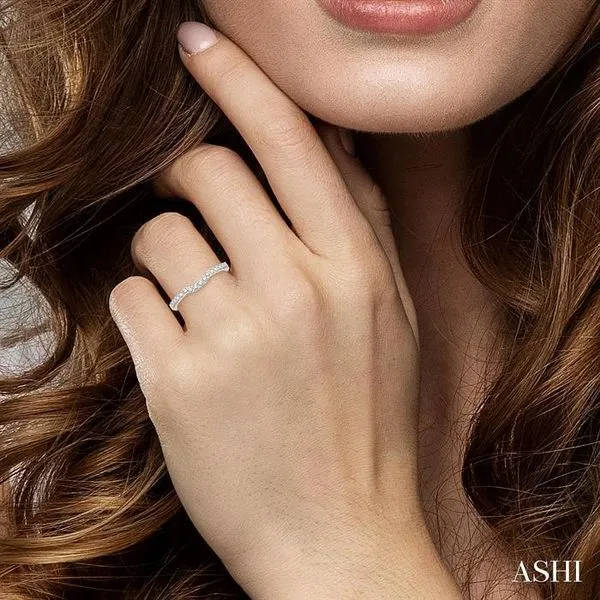 1/3 Ctw Round Cut Diamond Wedding Band in Platinum