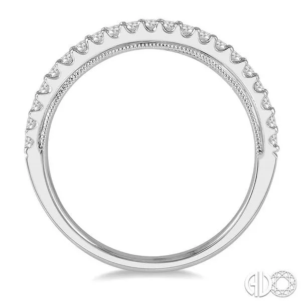 1/4 Ctw Round Cut Diamond Wedding Band in 14K White Gold