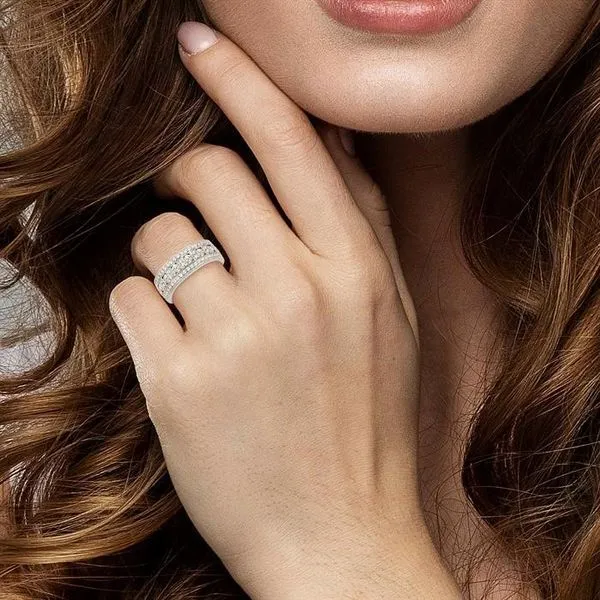 1 1/4 Ctw Diamond Fashion Ring in 18K White Gold