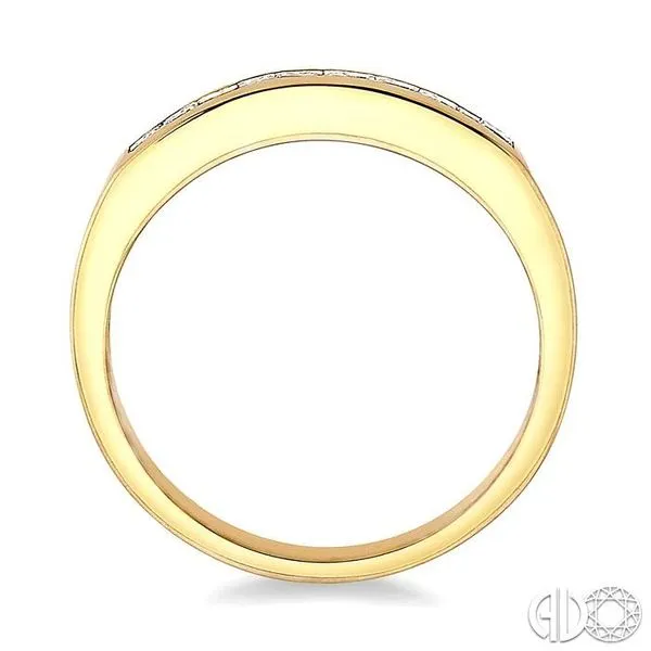 1/4 Ctw Princess Cut Diamond Wedding Band in 14K Yellow Gold