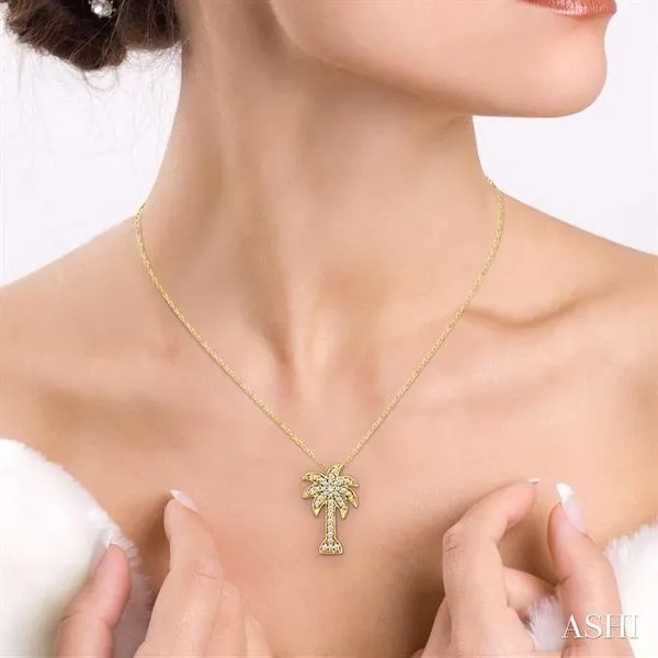 1/4 Ctw Palm Tree Round Cut Diamond Pendant in 10K Yellow...