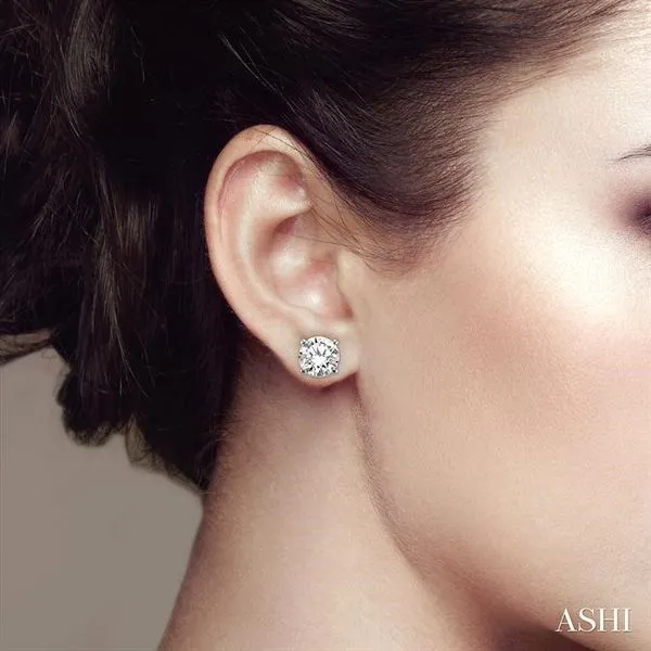 1 1/2 Ctw Round Cut Diamond Stud Earrings in 14K White Gold