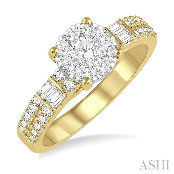 7/8 Ctw Round Shape Lovebright Diamond Cluster Ring in 14K Yellow and White Gold Hart's Jewelers Grants Pass, OR