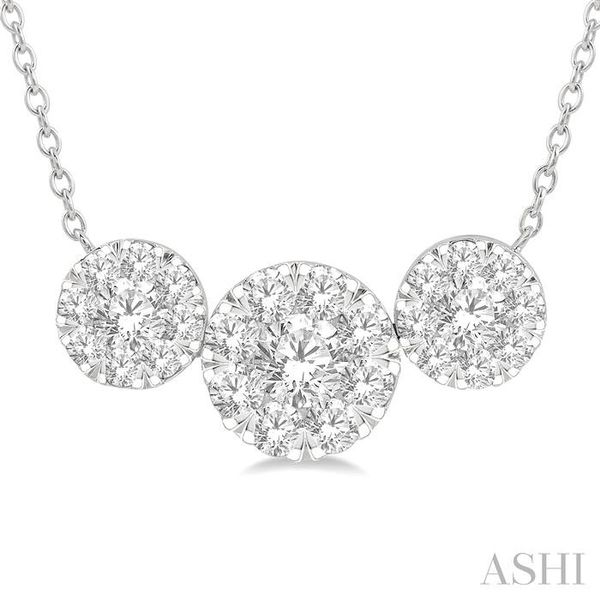 Round cut hot sale diamond necklace