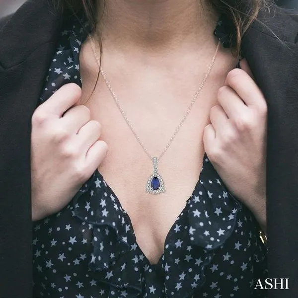 Single on sale sapphire necklace