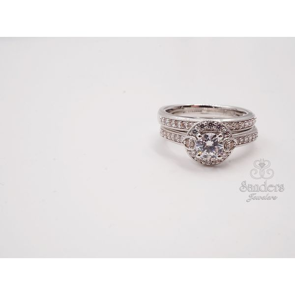 Round Halo Diamond Engagement Ring Image 3 Sanders Jewelers Gainesville, FL