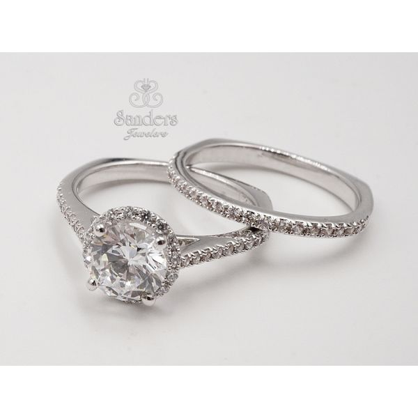 Round Halo Diamond Engagement Ring Image 2 Sanders Jewelers Gainesville, FL
