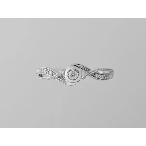 Classic Solitaire Round Diamond Engagement Ring Round Diamond Engagement Rings Classic Engagement Rings Engagement Rings