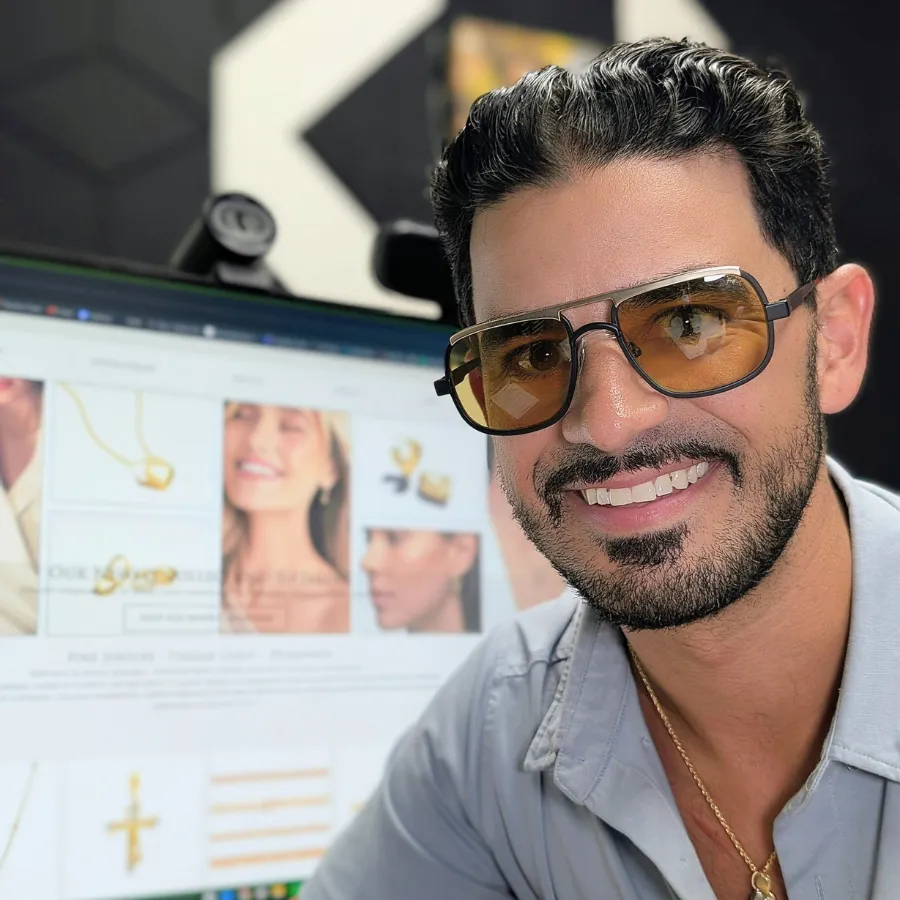 Vincent Spilotro GIA Graduate Gemologist at Arezzo Jewelers