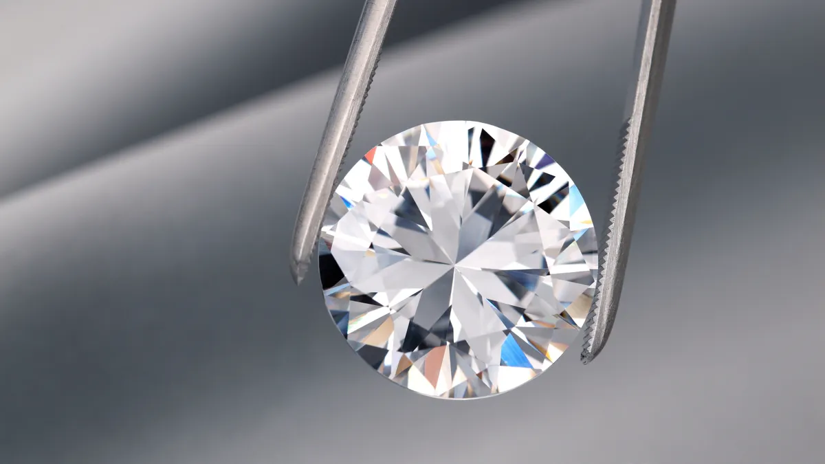 What Makes A Diamond Sparkle?