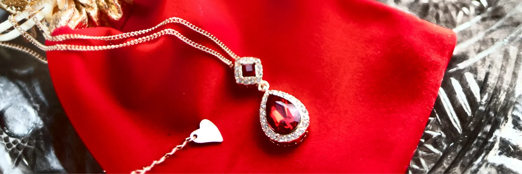 Holiday Gifts Ideas  Barthau Jewellers Stouffville, ON