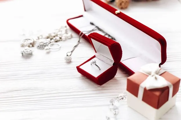Holiday Shopping with Baxter’s Fine Jewelry