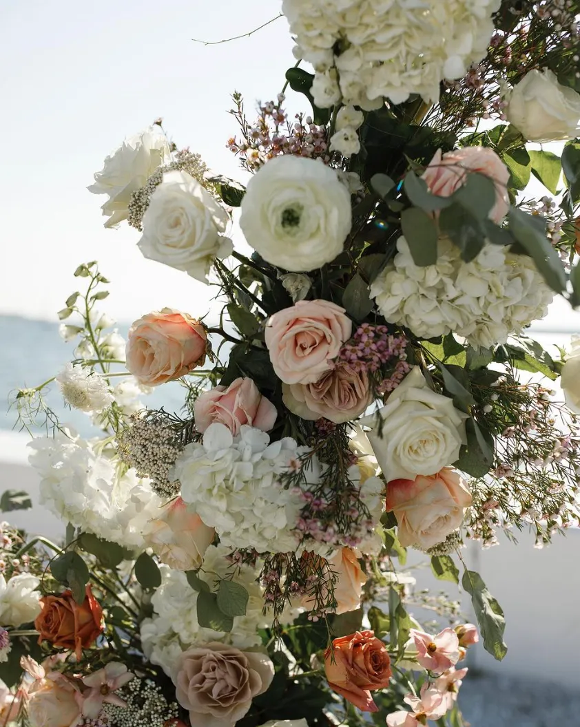 Bouquet Bar March 23rd   12-4pmPlant Girl Shop will be here during this event with a variety of stems to choose from. Select y