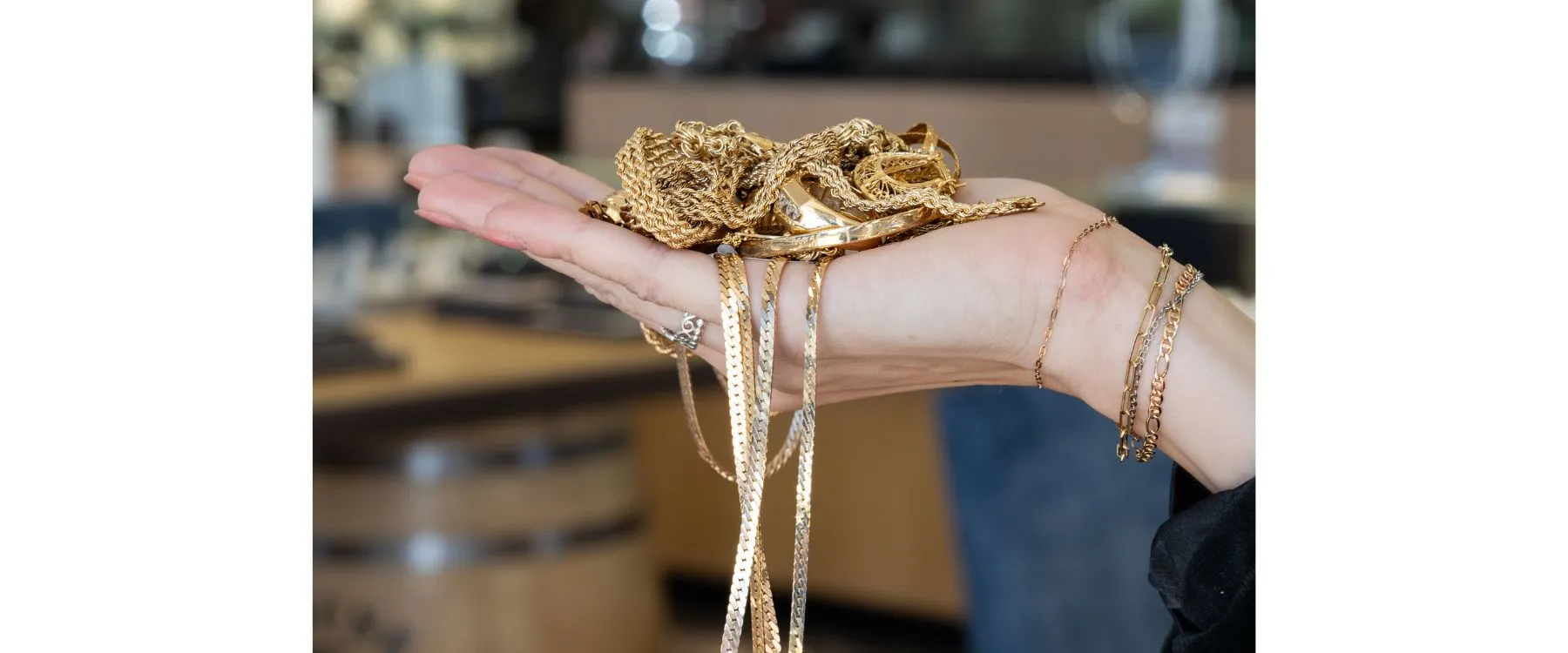 Have pieces to sell?! We're welcoming a team of estate buying specialists into each of our three stores to give an honest and fair evaluation of your unwanted/unneeded gold, coins, fine jewelry, fine art, diamonds, sterling silver, watches, and other rarities. If you sell, you're paid on the spot. If you trade in for BADC store credit, you receive 20% MORE! Bay Area Diamond Company Green Bay, WI