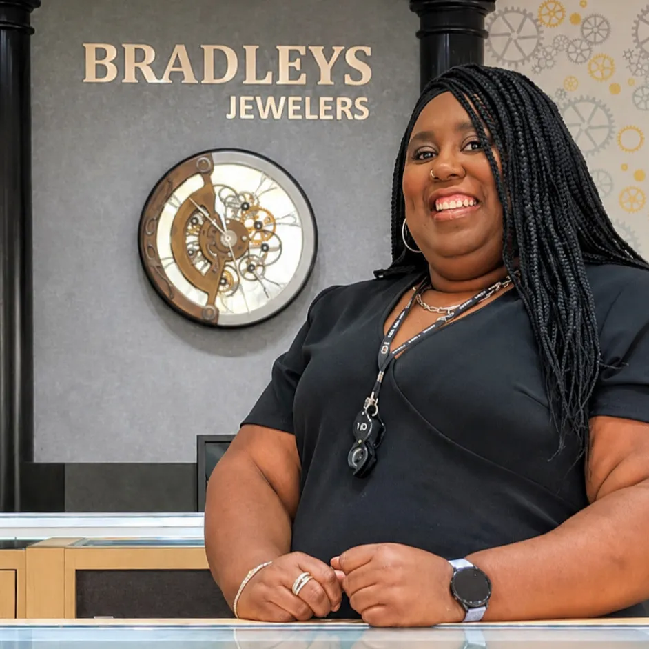 La Toya Burt Sales Consultant & Certified Diamontologist Bradleys Jewelers Jacksonville, NC