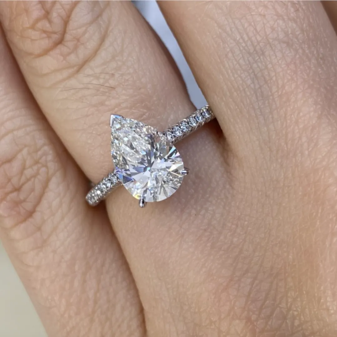 50 Engagement-Ring Photo Ideas to Inspire Your Next Ring Selfie