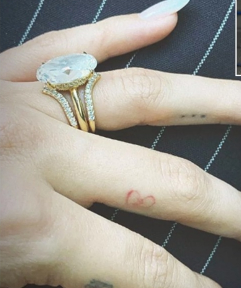 Hailey Bieber just showed off over $600k worth of rings on her Instagram  story – VISIT