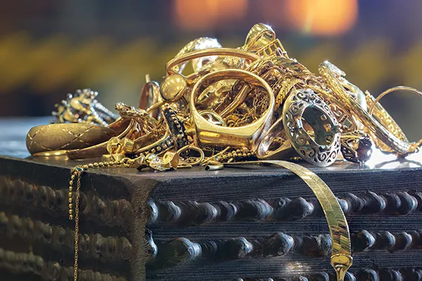 Learn about Gold & Diamond Buying image