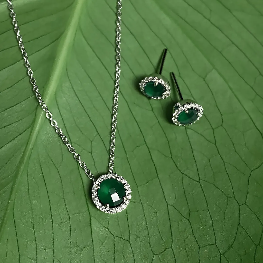 Lafonn Birthstones Featured in our Spring/Summer catalog, these sterling silver birthstone styles make great gifts mom.  Carrol