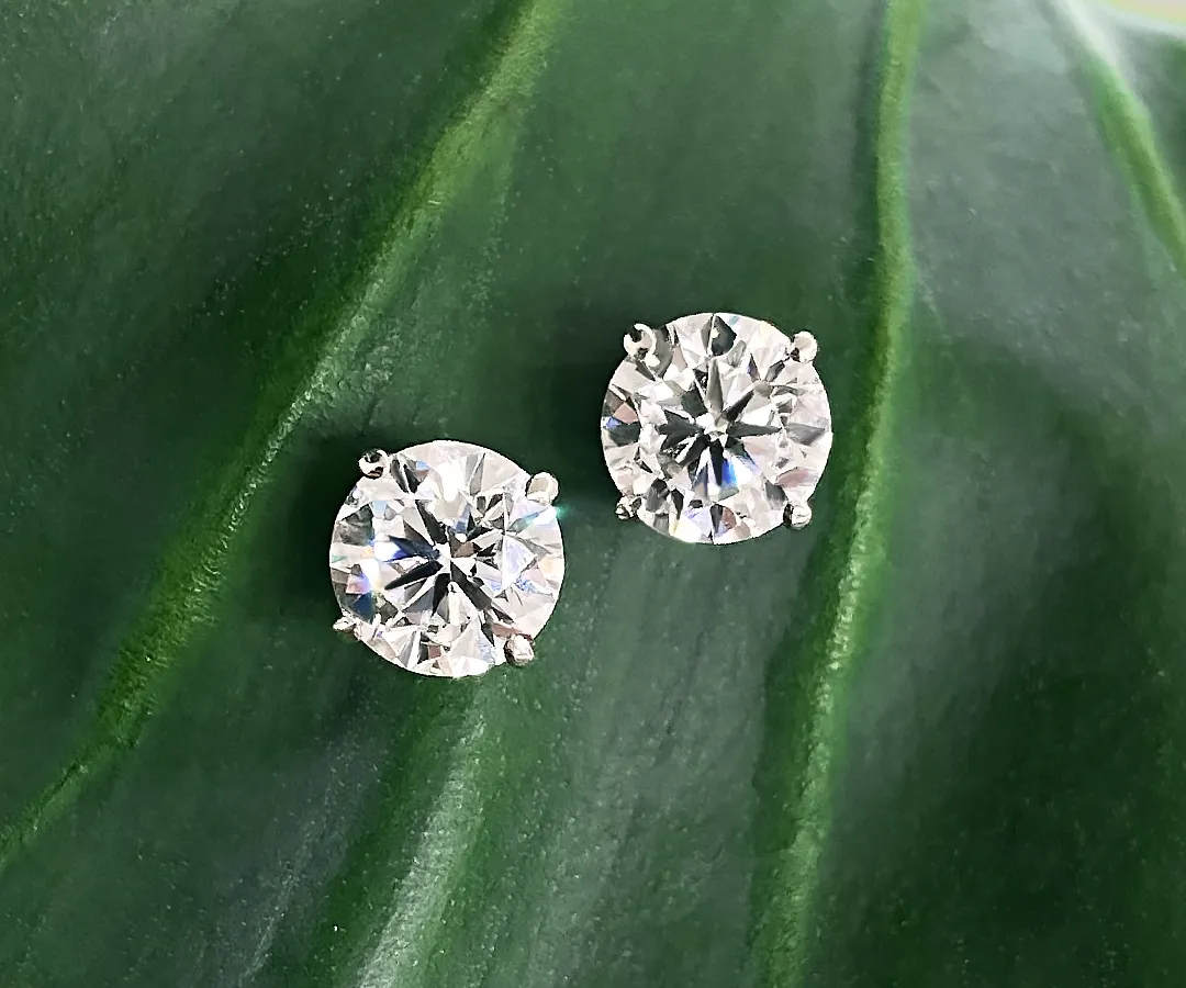 Personalized Jewelry Add a personal touch to your gifting with this collection of engraveable, inital, name, and monogram jewelr