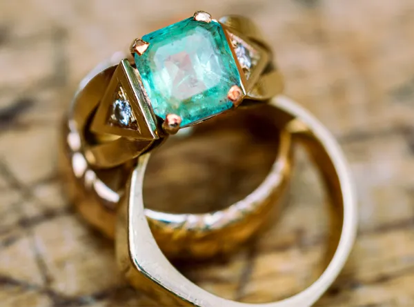 3 Reasons to Dig Out That Old Jewelry