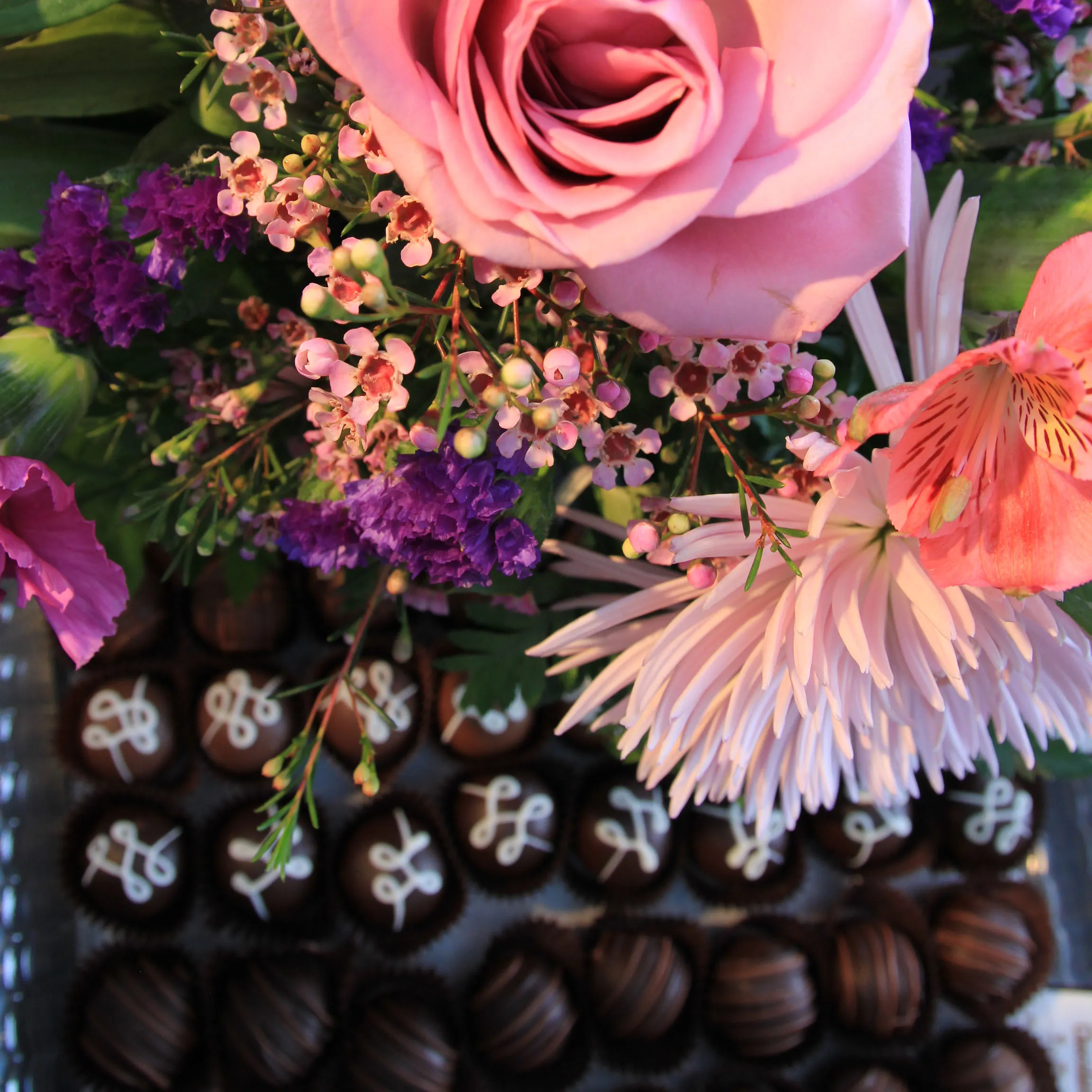 Gift Shop  Floral Boutique Chippers Jewelry Bonney Lake, WA