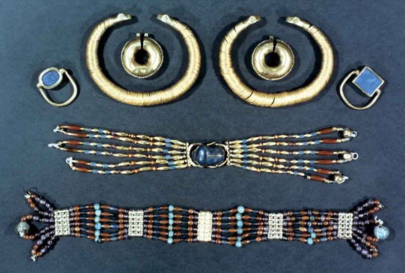 Read article: The History of Jewelry - Part 1