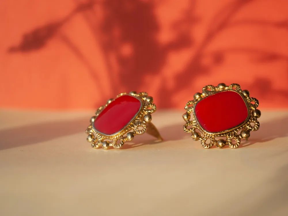 CUSTOM DESIGNED JEWELRY Add a personalized pop of color to your everyday look with a uniquely crafted piece of jewelry to truly stun in. Skaneateles Jewelry Skaneateles, NY