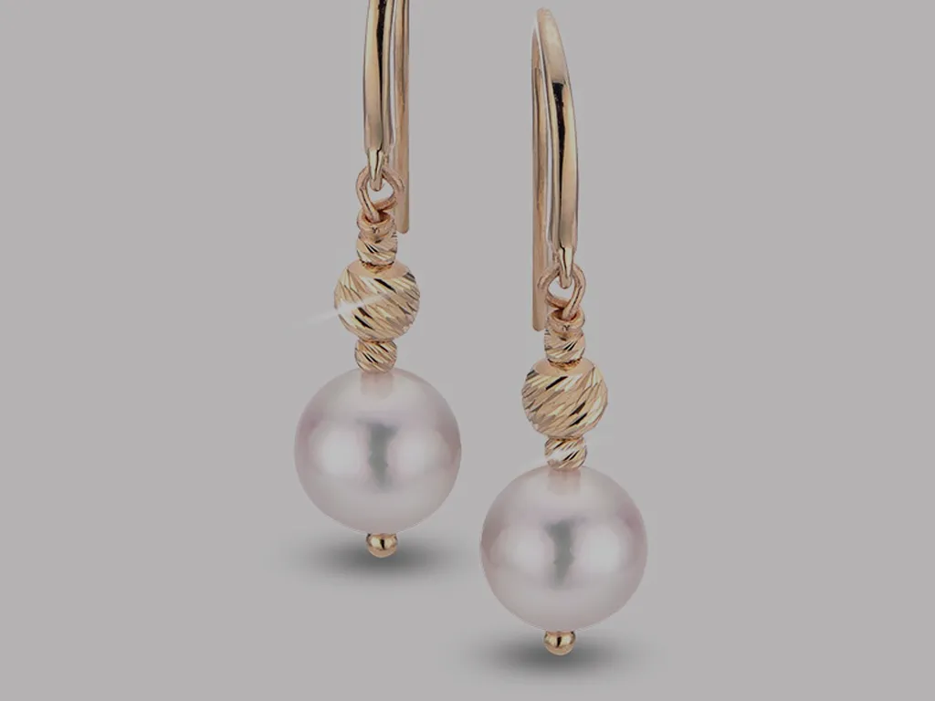 South Sea These pearls are cultured in the northern waters of Australia, Indonesia, and the Philippines. These pearls are considerably larger than Akoya pearls and much more sensitive during the cultivation process. South Sea pearls are naturally white, cream, or golden in color. Cone Jewelers Carlsbad, NM