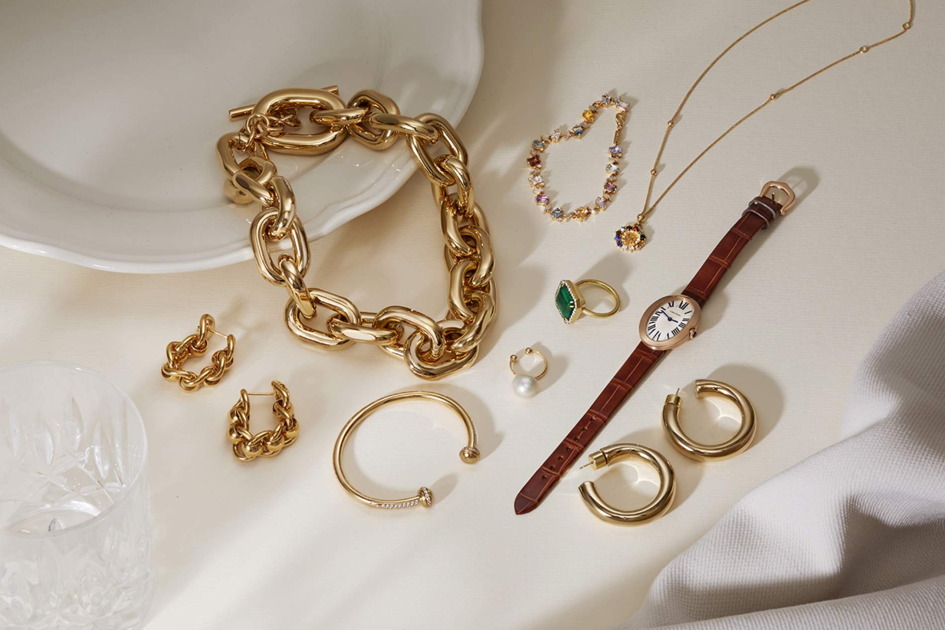 10 CLASSIC JEWELRY PIECES TO INVEST IN