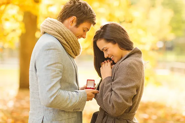 Read article: Sweater Weather & Sparkle: Fall Proposal Tips
