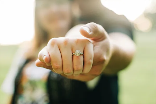 Read article: The Ultimate Guide to Choosing the Perfect Engagement Ring in Chicago