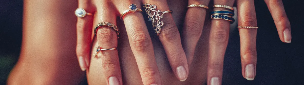 A Beginner’s Guide to Stackable Rings: Mix & Match Jewelry!