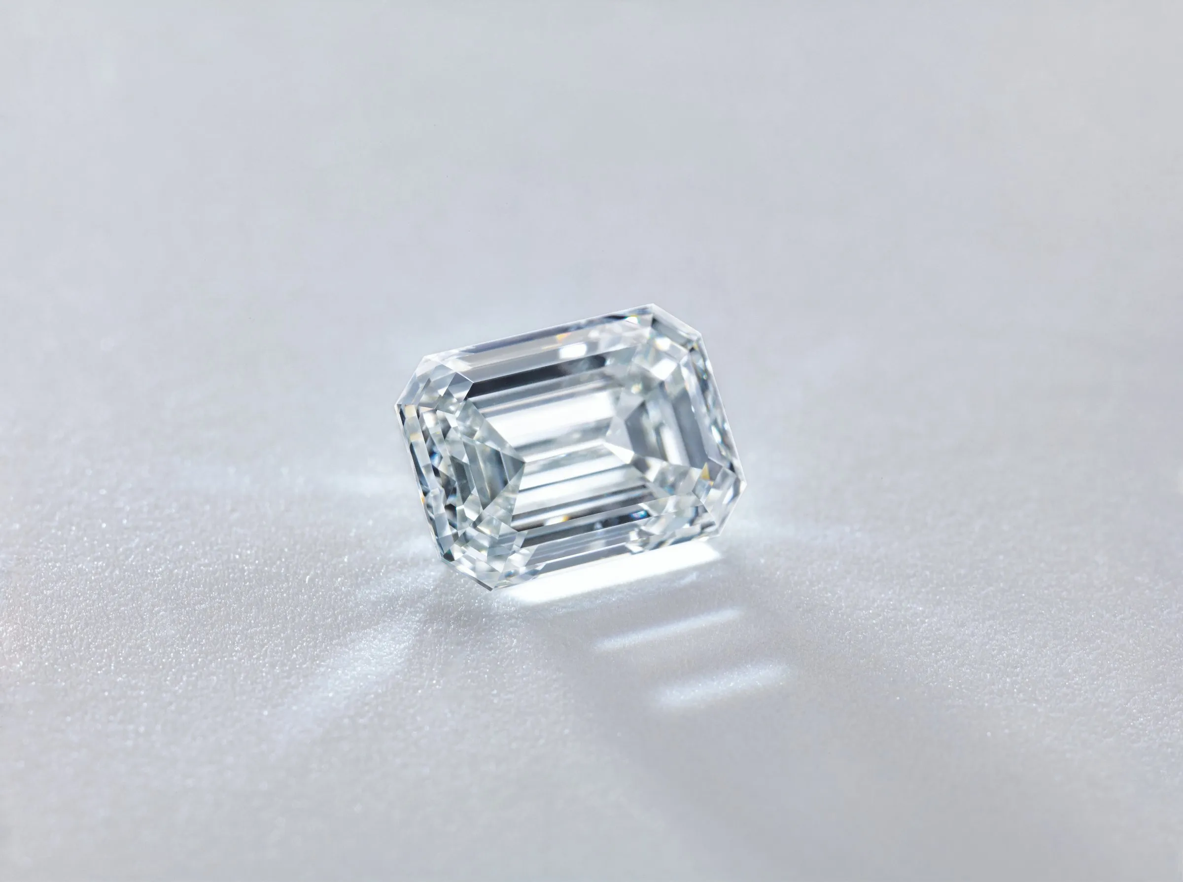 Diamonds Timeless, brilliant, and endlessly captivating, diamonds are nature’s ultimate symbol of love and beauty. Graded for cut, color, clarity, and carat weight, each one radiates unmatched brilliance David Douglas Diamonds & Jewelry Marietta, GA