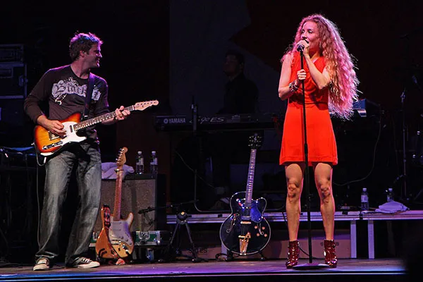 Music Friday: Locket Inscription Reflects Spirit of Amanda Marshall's 'Dark Hors