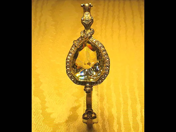 Read article: Lost 'Florentine Diamond' Resurfaces in Canada After 100 Years Out of Sight