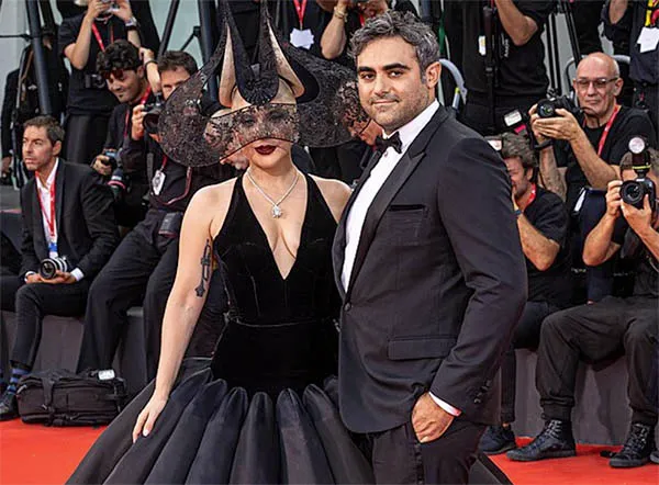 Lady Gaga's Fiancé Proposed to Her With Blade of Grass AND a Huge Diamond