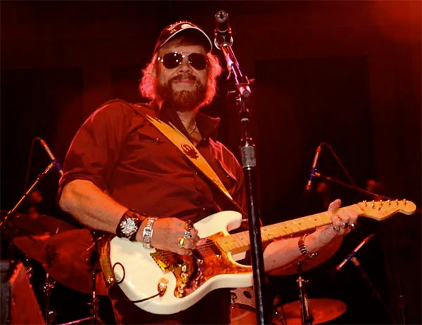 Music Friday: Hank Williams Jr. Falls for a Beauty Selling Silver and Turquoise