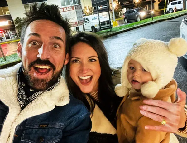 Jake Owen Reveals 'Dat Durrrrty Knee,' a Sure Sign of His Traditional Marriage P
