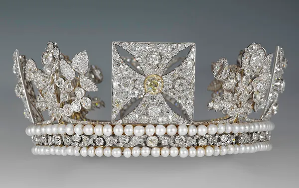 Queen Elizabeth II's Iconic Jewelry Goes on Display at Buckingham Palace