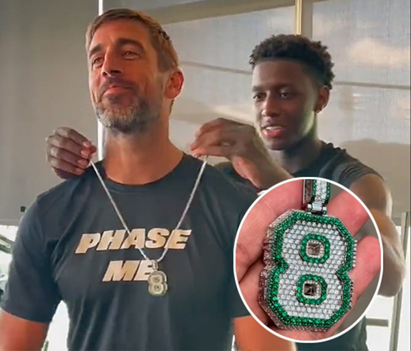 Sauce Gardner Welcomes Aaron Rodgers To Ny Jets With Some